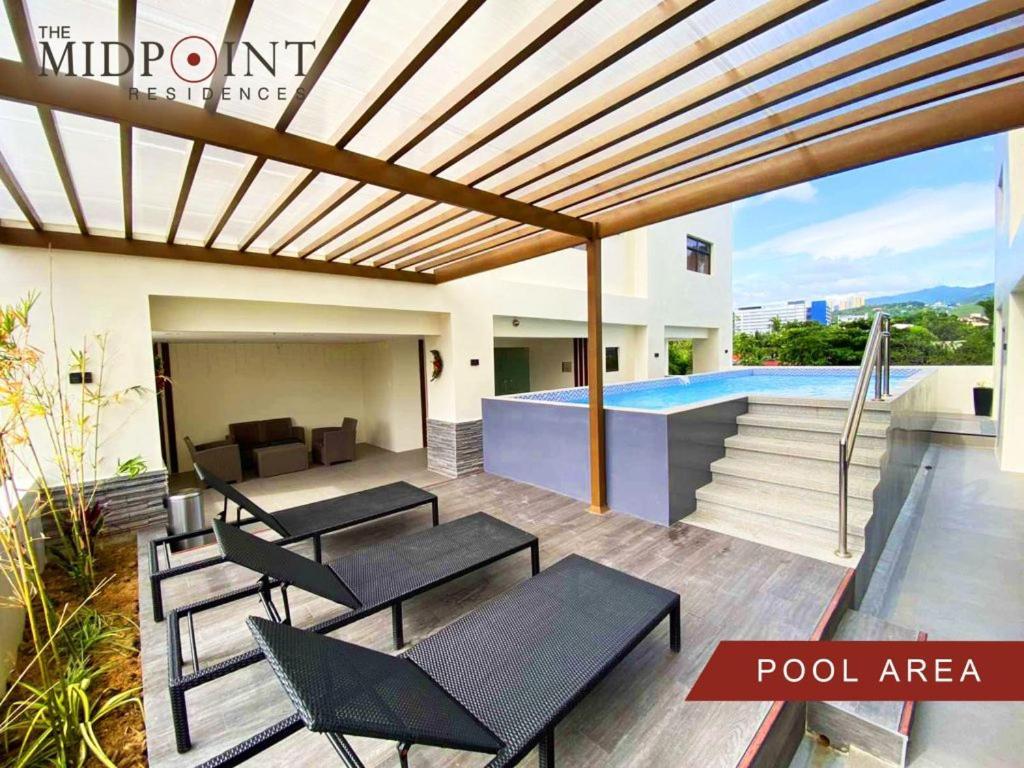 2 Bedroom Condo @ Midpoint Residences W/ City View Mandaue Exterior foto